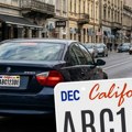 Oduzeto više desetina automobila sa američkim tablicama širom Srbije – u akciji učestvuju i inspektori iz SAD