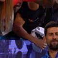 Ludnica na Tajms skveru Novak igrao tenis, klinici nisu hteli da ga puste, zagrljaji o kojima se priča (video)