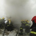 Požar u Zrenjaninu: Vatra guta krov objekta