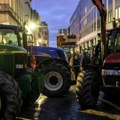 Трактори блокирали улице Брисела, протест пољопривредника за време самита ЕУ