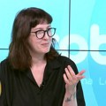 Мали симболи нежности у урбаном хаосу – минијатурне вазе Ирине Кључникове