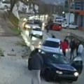 Jeziv snimak iz bih: Posle sudara došlo do tuče, a onda seo u auto pa se zaleteo na ljude (video)
