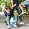 Drogirani maloletnik brutalno pretukao vršnjaka: Prišao mu na šetalištu, pa ga nogom udario u glavu