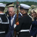 Britanski kralj i kraljica sleteli u bazu Endruz: Crveni tepih na početku četvorodnevne posete SAD