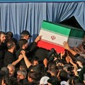 Kovčeg sa telom Alija Hamneija stigao u Irak, nastavlja se ceremonija ispraćaja