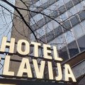 Matijevićev hotel na Slaviji dobija novu fasadu – staklena zid zavesa menja izgled kule