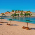 "Na Sejšelima ili Fidžiju to nisam videla": Češku Instagram blogerku iznenadile cene ležaljki u Miločeru i Svetom Stefanu…
