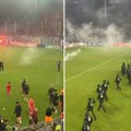Neviđene scene u Nemačkoj: Konjica uletela na teren da rastera huligane