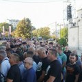 U Crkvi Svetog Luke na Vidikovcu građani odaju poštu generalu Ratku Mladiću, sahrana na Topčiderskom groblju