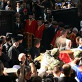 General Ratko Mladić sahranjen na Topčiderskom groblju, hiljade građana odalo poštu