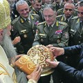 Patrijarh Porfirije poklonio ikonu Svetog despota Stefana Visokog Prvi put Vojska Srbije obeležila krsnu slavu