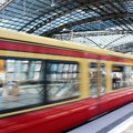 Zbog manjka radne snage: Tinejdžeri će u Velikoj Britaniji upravljati vozovima