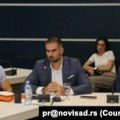 Prihvaćena inicijativa za spomenik žrtvama nadstrešnice u Novom Sadu, opozicija napustila sednicu