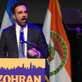 "Donalde, znam da gledaš, pojačaj ton"! Prvi muslimanski gradonačelnik Njujorka proziva predsednika SAD, dok gomila viče…