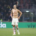 VIDEO Zlatan u kupaćem izašao na sneg: Napolju -10 stepeni, a Ibrahimović uživa u vodi