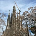 Sagrada Familija u Barseloni dostigla konačnu visinu: Postavljen poslednji deo centralne kule