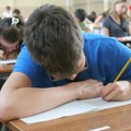 Osmaci izašli sa probne mature puni utisaka! Matematika ih namučila, ali pravu glavobolju zadao raspored planeta i pitanje o…