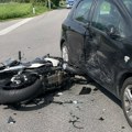 Devojka (26) poginula u jezivom udesu: Motorom ušla u krivinu, prešla u suprotnu traku, pa podletela pod dva automobila