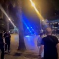 (Video) Čuju se vrisci, ljudi beže: Snimak masovne tuče u Baru na nastupu Anabele Atijas: "Jednog dečka su bacili kroz…