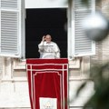 Papa o nasilju nad ženama: Svako ko naudi ženi, skrnavi Boga kog je žena rodila