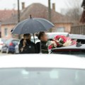 Drugarice koje su išle sa Andrijanom Lazić u Dubai stigle na sahranu: Ni reč o tragičnom događaju kada je pevačica pala…