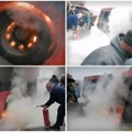 Drama na Obrenovačkom putu! Gori autobus GSP, veliki plamen guta vozilo (video)