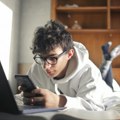 Sajt koji ubija i niko ne reaguje: Do sada dneo živote 137 mladih ljudi!
