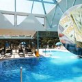Počela sezona u jednoj od najtraženijih banja u Srbiji: Smeštaj već od 2.600, a ulaz na bazene 1.000 dinara