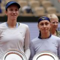 „Možda slomim čašu ili dve, da me izbace Francuzi iz lokala“: Aleksandra Krunić najavila proslavu finala na Rolan…