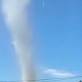 (Video): Neobična pojava snimljena tik uz put kroz Makiš, vozači u šoku gledali i vozili, meteorolog objašnjava o čemu je reč…