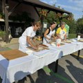 Slovenke pevaju "Oj devojče Piroćanče"