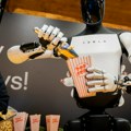 Tesla usmerava fokus ka humanoidnim robotima