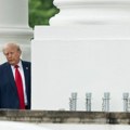 Tramp: Čak i ako bi se Iran predao, mediji bi pisali da su SAD doživele poraz