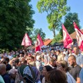 "Srpske majke rađaju junake" Vernici u Gračanici sa mitropolitom Joanikijem proslavljaju Vidovdan: "Kosovo je duhovno i…