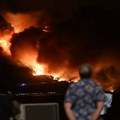 (Video) Apokalipsa na Jadranu, vatra stigla do centra grada: Gorele kuće, odjekivale eksplozije, ljudi se bore za život