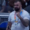 Nikola Peković stegnuo pesnicu, crna Gora pobedila! Svi na Mundobasketu gledali ka njemu posle vesti o srčanom udaru