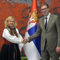Ambasadorka Norveške došla kod Vučića u narodnoj nošnji