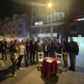 Dvadesetak okupljenih na protestu u Čačku: Opozicione stranke potpisale Sporazum o saradnji, nenapadanju i zajedničkom…