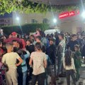 Gaza na nogama! Stanovnici se okupili da proslave najavu prekida vatre sa Izraelom: Ulice pune, čuje se muzika, a narod ne…