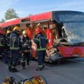 "Kamion se samo stvorio ispred mene, nisam mogao da reagujem" Vozača autobusa u šoku posle nesreće između Umke i…