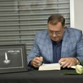 Dodik se upisao u knjigu žalosti: Republika Srpska žali za stradalima u Novom Sadu