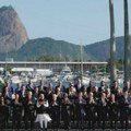 Samit G20 u Brazilu: Makron se rukovao sa Sergejem Lavrovim (VIDEO)