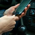 "Ne punite mobilni u kineskim automobilima, možda vas prisluškuju!"