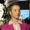 "Izvadili su mi jajnik, primila sam šest hemioterapija" Emilija (20) iz Pančeva jedna je od mlađih pacijentkinja koja se…
