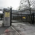 Napad na rusku ambasadu 11. put: Iz drona bačena posuda sa bojom; "Obuzdajte svoje ultraše"