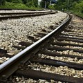 Voz naleteo na traktor, stradala jedna osoba