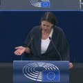 Evroposlanica poručila Vučiću: Istinski vođa ne ućutkuje svoj narod, već im pruža slobodne izbore
