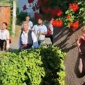 Viralni snimak sa svadbe iz Smedereva rasplakao Srbiju Napravili scenu za pamćenje kao iz ''Zone Zamfirove!'' (video)