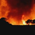 (VIDEO) Požar na jugu Francuske zahvatio područje veličine Pariza