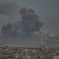 Više od 100 mrtvih u Gazi: Među mrtvima civili koji su bežali od ofanzive: Izrael bombardovao škole, šatore i kamion koji je…